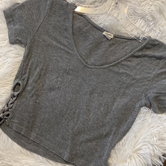 GARAGE- Gray crop top 🩶 - Picture 4 of 4